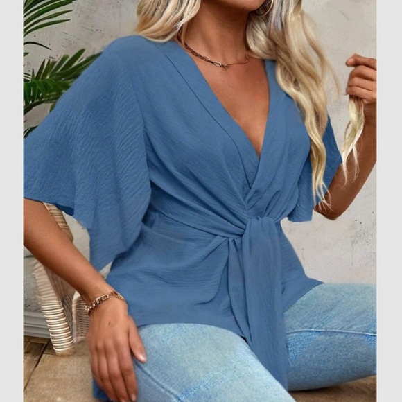 Luxe twist front blouse - Picture 12 of 16